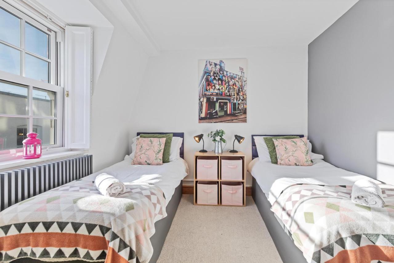 Pebble Mews House - By My Getaways - Parking For One Small Car Brighton Bagian luar foto