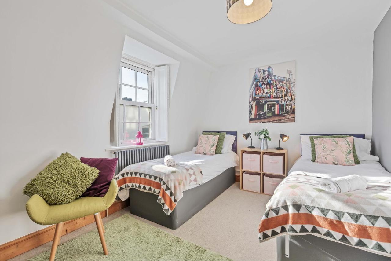 Pebble Mews House - By My Getaways - Parking For One Small Car Brighton Bagian luar foto